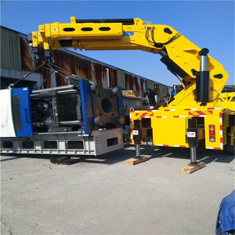 平舆 大吨位折臂吊出租费用解析：一小时租赁多少钱