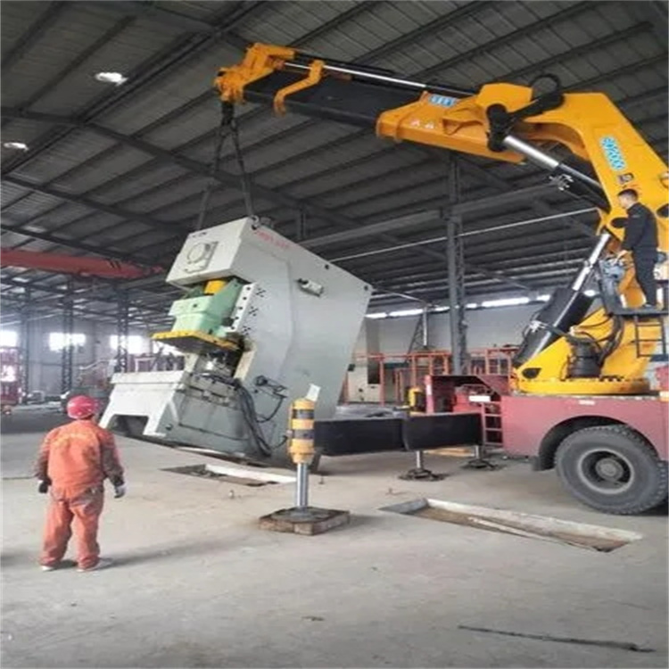 平舆80吨折臂吊车出租附近电话