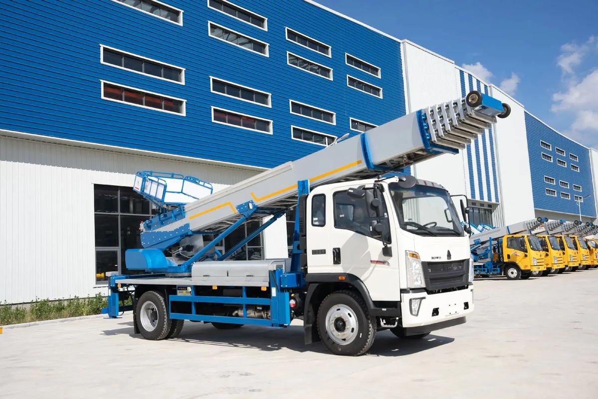 平舆出租云梯车高空作业车 建筑垃圾搬运