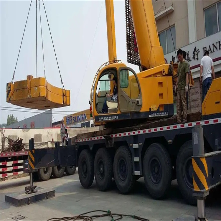 平舆当地吊车出租|机器吊装|75吨|工厂搬迁服务